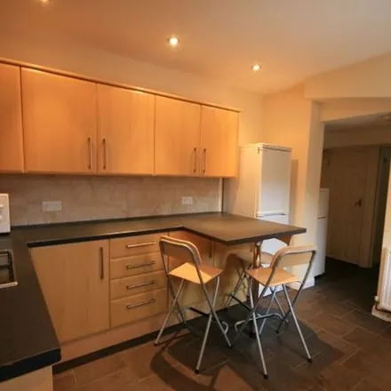 Rent this 5 bed apartment on Back Norwood Road in Leeds, LS6 1EA