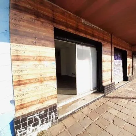 Rent this studio house on Avenida Farrapos in Floresta, Porto Alegre - RS