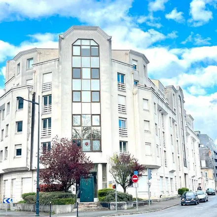 Image 2 - Boulevard de Juranville, 18000 Bourges, France - Apartment for rent