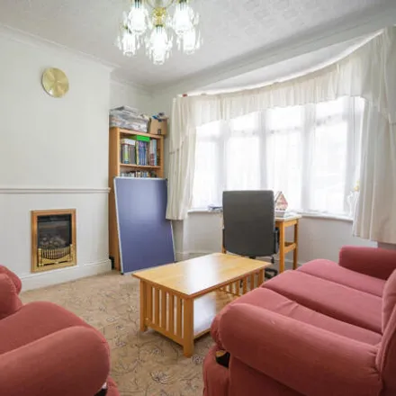 Buy this 4 bed duplex on 36 Aberdale Road in Leicester, LE2 6GD
