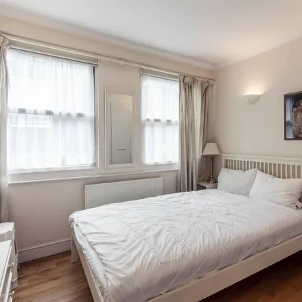 Rent this 2 bed townhouse on London in SW1H 9DP, United Kingdom