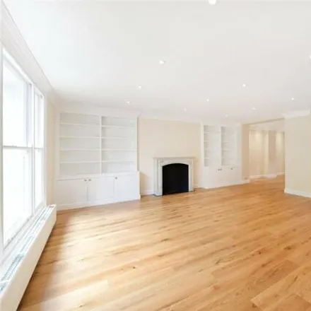 Image 2 - 5 The Boltons, London, SW10 9TB, United Kingdom - Apartment for rent