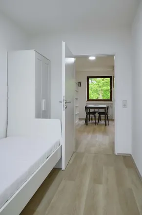 Rent this 5 bed room on Kölner Landstraße 352a in 40589 Dusseldorf, Germany