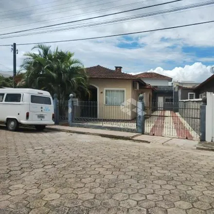 Buy this 6 bed house on Rua José Benjamin Pamplona in Centro, Palhoça - SC