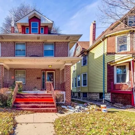 Buy this 4 bed house on 7 Pleasant Street in Oak Park, IL 60302
