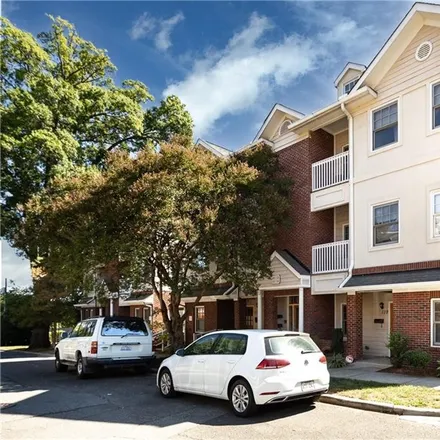 Buy this 3 bed condo on 119 South Summit Avenue in Charlotte, NC 28208