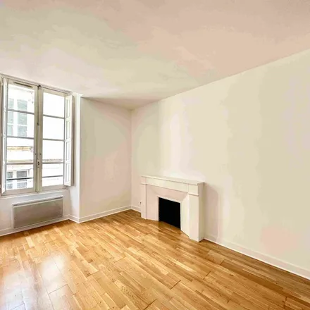 Image 6 - 6 Rue du Chai des Farines, 33000 Bordeaux, France - Apartment for rent