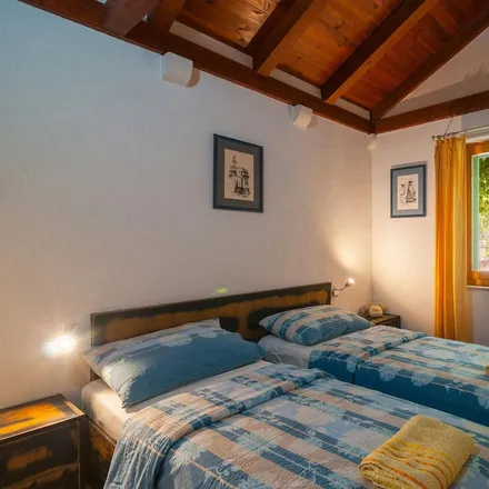 Rent this 3 bed house on 21410 Općina Postira
