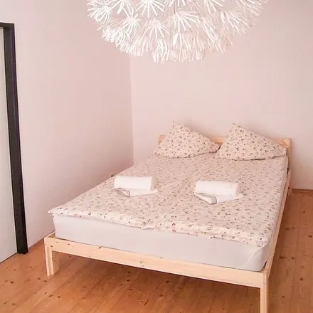 Rent this 3 bed apartment on Rotenkreuzgasse 3 in 1020 Vienna, Austria