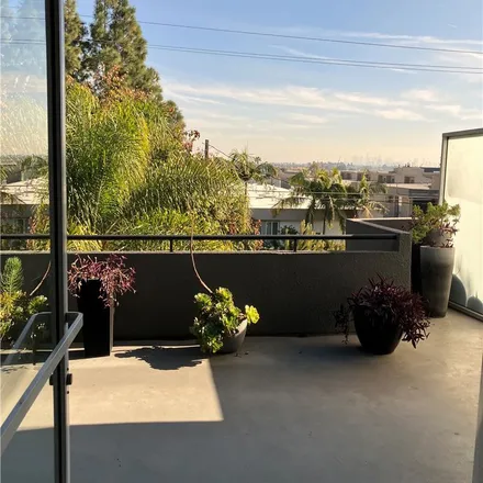 Image 4 - 939 Palm Avenue, West Hollywood, CA 90069, USA - Apartment for rent