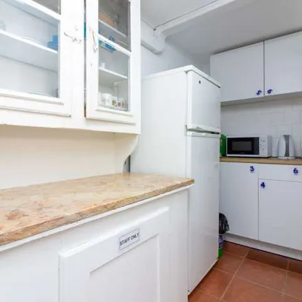 Rent this 6 bed apartment on Elefante Branco in Rua do Conde de Redondo, 1150-109 Lisbon