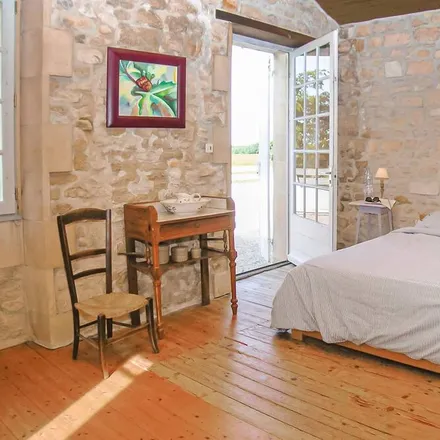 Rent this 4 bed house on 17260 Saint-André-de-Lidon