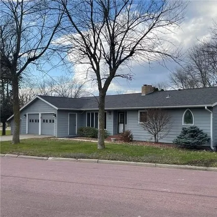 Buy this 5 bed house on 140 Crestview Drive in Redwood Falls, MN 56283