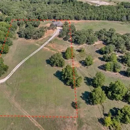 Image 2 - 1353 South Texaco Road, Lone Grove, Carter County, OK 73463, USA - House for sale