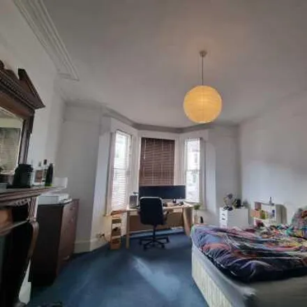 Image 7 - St. Mary's Crescent, Royal Leamington Spa, CV31 1JL, United Kingdom - Duplex for rent