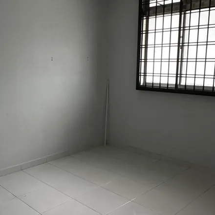 Rent this 1 bed room on 337 Woodlands Avenue 1 in Singapore 730337, Singapore