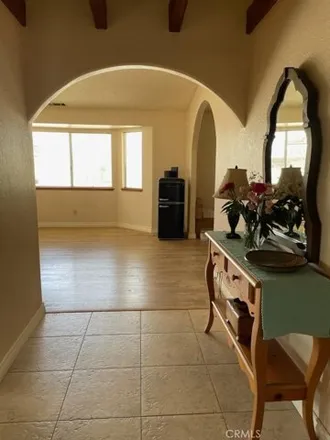Image 3 - 19182 Corwin Road, Desert Knolls Manor, Apple Valley, CA 92307, USA - House for sale