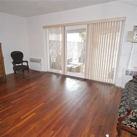 Image 3 - 2509 Mill Avenue, New York, NY 11234, USA - House for sale