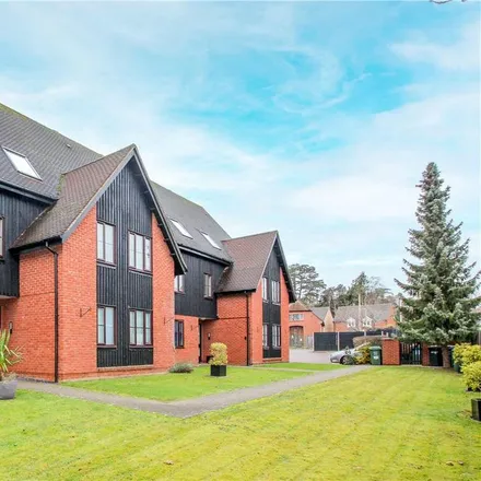 Rent this 2 bed apartment on Mount Road in Wheathampstead, AL4 8BX