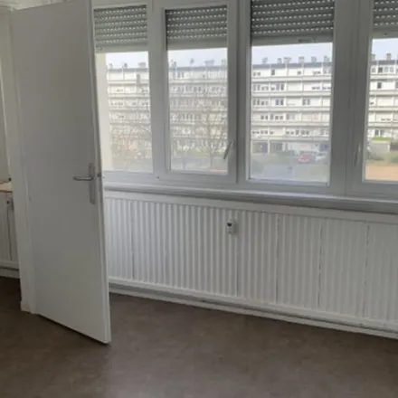 Rent this 4 bed apartment on La Belle Tanche in 65 Chemin de la Petite Broche, 57000 Metz
