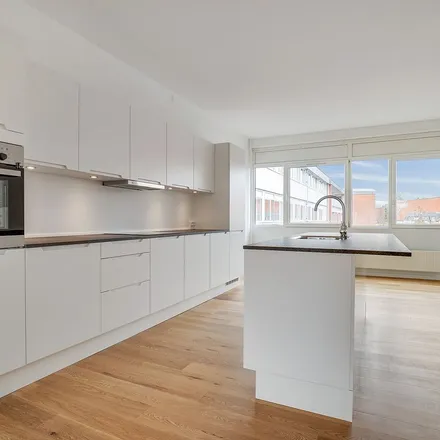 Rent this 3 bed apartment on Irma-torvet in Kalvehavevej, 3400 Hillerød