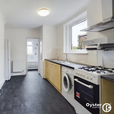 Image 2 - 859 Hertford Road, Freezywater, London, EN3 6UH, United Kingdom - Apartment for rent