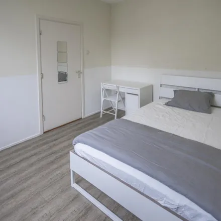 Rent this 3 bed room on Rozenoord 143 in 1181 MD Amstelveen, Netherlands