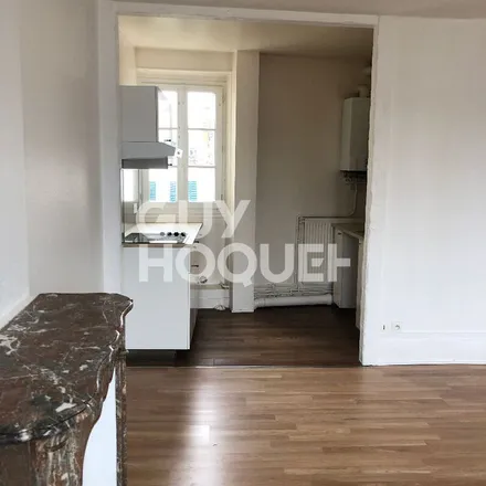 Rent this 3 bed apartment on 6 Rue Auguste Barbier in 77300 Fontainebleau, France