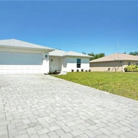 Image 3 - 2090 Northeast 15th Place, Cape Coral, FL 33909, USA - House for sale