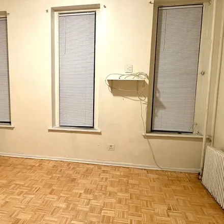 Rent this studio house on 450 East 138th Street in New York, NY 10454