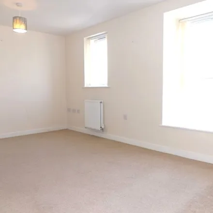 Image 2 - Orchid Crescent, Sheffield, S5 6GL, United Kingdom - Townhouse for rent