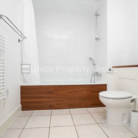 Image 5 - Suttons Wharf South, Palmers Road, London, E2 0TA, United Kingdom - Apartment for rent