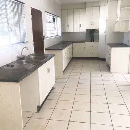 Rent this 3 bed apartment on Fred Verseput Avenue in Vorna Valley, Midrand