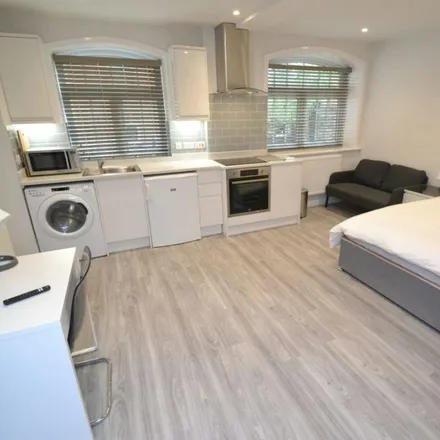 Image 4 - 864 Woodborough Road, Nottingham, NG3 5QQ, United Kingdom - Apartment for rent