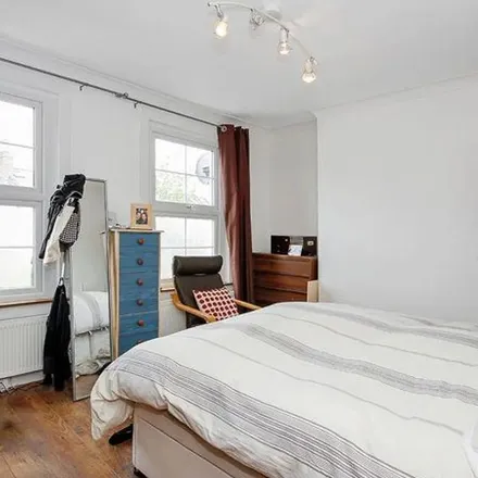 Image 4 - Graham Road, London, SW19 3SJ, United Kingdom - Apartment for rent