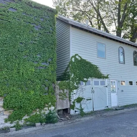Buy this 2 bed house on 25 Prison Alley in Oakdale, City of Hudson