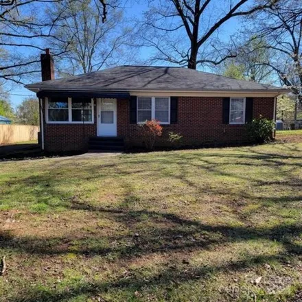 Rent this 3 bed house on 438 Coolidge Avenue in Lakeside, Statesville
