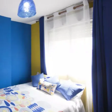 Rent this 5 bed room on Louisiana Rock Bar in Ronda de la Pescadería, 28801 Alcalá de Henares