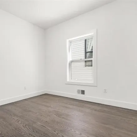 Image 7 - 205 Lincoln Street, Jersey City, NJ 07307, USA - House for rent