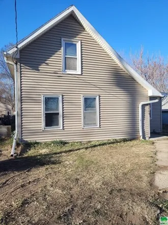 Buy this 2 bed house on 1525 West 1st Street in Sioux City, IA 51103