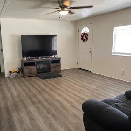 Image 6 - 1701 Dinuba Ave Spc 99, Selma, California, 93662 - Apartment for sale