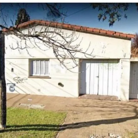 Buy this studio house on Baterias Cosmos in Perú, Partido de Merlo