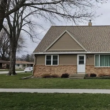 Buy this 3 bed house on 687 9th Street Southwest in Pipestone, MN 56164