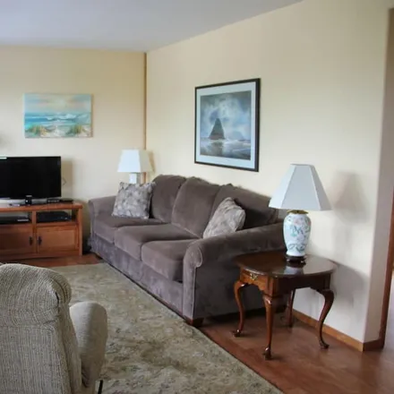 Rent this 2 bed house on Yachats