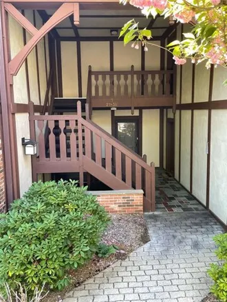 Rent this 1 bed condo on 33 Foxwood Circle in Village/Mount Kisco, NY 10549