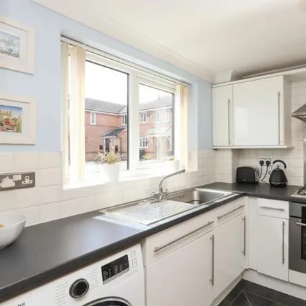 Image 7 - Deepwell Bank, Sheffield, S20 4SN, United Kingdom - House for sale