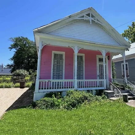 Buy this 3 bed house on 242 North Pine Street in Mobile, AL 36603