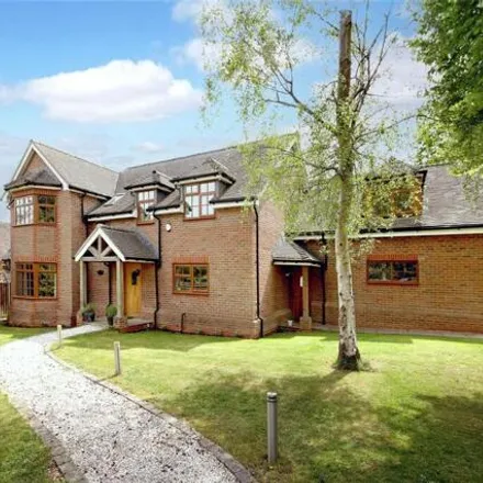 Buy this 6 bed house on The Avenue in Farnham Common, SL2 3JT