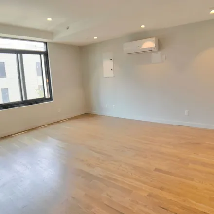 Image 5 - La Lupe Cantina, 9 Jefferson Street, New York, NY 11206, USA - Apartment for rent