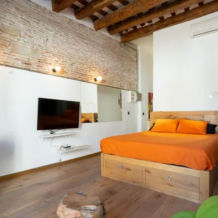 Rent this 1 bed apartment on Cafés El Magnifico in Carrer de l'Argenteria, 64-66